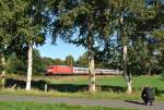 101 113-9 fuhr am 28.09.2013 mit dem IC 134 von Norddeich Mole nach Luxemburg, hier in Eisinghausen bei Leer.