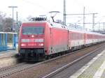 101 042 mit EC 178 im Bf.