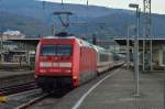 Nachschuß auf die 101 085-9 die einen IC nach Offenburg schiebt. 2.11.2014