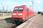 Bild 023:
Am 08.02.2015 bespannte 101 033-9 den IC 2011 von Berlin nach Tübingen! Hier zu sehen ist die Lok beim Halt in Dortmund Hbf.