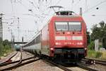 Einfahrt am 23.07.2014 von 101 139-4 mit dem EC 9 (Hamburg Altona - Zürich HB) in Müllheim (Baden).