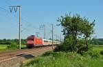 101 019-8 fuhr am 05.06.2015 mit dem IC 2004 von Konstanz nach Emden HBF, hier bei Veenhusen.