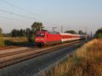 Die 101 029 mit einem Nachtzug nach München am 20.07.2013 unterwegs bei Hörbach.