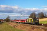 101 141 (Azubis der DB gegen Hass und Gewalt) mit RE 4043 bei Pfaffenhofen (04.02.2007)