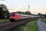 101 088 mit dem Pendel-IC 2367 (Bruchsal-Stuttgart) bei Helmsheim. Während der Sperrung der SFS verkehrte das Zugpaar 2367/2360, das normalerweise Karlsruhe mit Stuttgart über Bruchsal verbindet, nur zwischen Bruchsal und Stuttgart. Helmsheim, 28.09.2015.