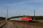101 135-2 zieht den IC 2239  Warnow  (Rostock - Leipzig) dem nächsten Halt Magdeburg Hbf entgegen. Fotografiert am 26.03.2016 in Angern-Rogätz. 