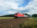 Bei schönem Wetter durchfuhr BR 101 079-2 am 18.06.2014 den Ort Frauenhain mit einem EC in Richtung Elsterwerda.
