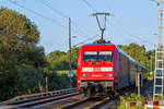 IC 2424 hat den Bahnübergang zwischen Bergen auf Rügen und Lietzow verlassen.