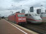 BR 101 003-2 mit IC 2254 Berlin Ostbhf. nach Dsseldorf bei der Ausfahrt aus dem Dortmunder Hbf.
rechts der ICE 1 nach Kiel,ganz aussen der ICE3 aus Mnchen.