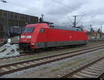 DB - Lok 101 040-4 abgestellt im Bahnhofsareal in Singen am 26.11.2023 .. Standort des Fotografen auf dem Perron