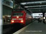 101 110-5 mit dem EN 268 von Wien Westbhf. in Mnchen Hauptbahnhof am 28-06-2002
