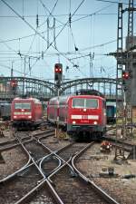 101 136 und 111 213 befinden sich am Abend des 15.08.2010 auf dem Gleisvorfeld des Mnchener Hbf.