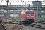 Nachdem die Re 4/4 11139 am 25.10.2014 mit dem EC 8 (Zürich HB - Hamburg Altona) in Basel SBB ankam, rangierte 101 021-4 ans andere Ende des zuges, um ihn dann bis zum Endbahnhof zu