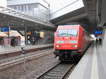 10. April 2016, Einfahrt 101102-2 mit einem IC nach Leipzig (IC 2185) auf Gleis 3 im Bahnhof Berlin Südkreuz. 