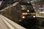 Die erste Werbelok in Berlin Hbf (tief) am 31.03.10: 101 141-0 Bahnazubis gegen Hass und Gewalt.