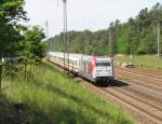 Einfahrt des IC in den Bahnhof Eberswalde am 09.06.2010.Die  Hertha  Lok fhrt hoffentlich besseren Zeiten entgegen.
