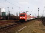 101 109-7 mit IC 504 Basel SBB-Hamburg Altona auf Bahnhof Lengerich am 23-4-2001. Bild und scan: Date Jan de Vries.