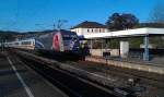 101 060  60 Jahre Bundespolizei  durchfhrt am 04.05.2012 den Bahnhof Pressig-Rothenkirchen mit dem IC 2209 und einer weitern 101er am Zugschluss in Richtung Nrnberg.