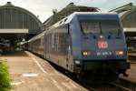  Starlight Express  101 025 vor IC 1269 nach Salzburg in Karlsruhe.