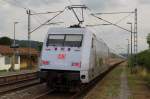 101 016 schiebend mit IC 2207 am 28.08.2013 in Gundelsdorf gen Kronach. 