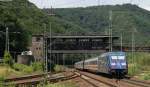 IC 2024 (Passau Hbf-Hamburg Altona) mit Schublok 101 042-0  Ecophant  in Bingen 3.8.13