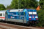 101 042-0 schiebt einen IC durch Düsseldorf Angermund am 10.07.2015