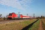 Mit dem CNL 473  Aurora  (Kopenhagen CS - Basel SBB) fuhr am 31.10.2014 die 101 100-6  Tessin exotisCH  bei Hügelheim ihrem Ziel entgegen.