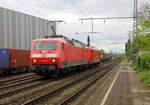 120 208-4 und 146 276 beide von DB kommen als Lokzug aus Aachen-Hbf nach Duisburg-Hbf und fuhren durch Duisburg-Rheinhausen-Ost in Richtung Duisburg-Hochfeld-Süd,Duisburg-Hbf.
Aufgenommen vom Bahnsteig in Duisburg-Rheinhausen-Ost. 
Bei Sonne und Regenwolken am Mittag vom 30.4.2018.