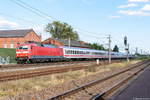 120 148-2 mit dem IC 2015 von Dresden Hbf nach Köln Hbf in Großwudicke.