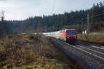 120 123-5 mit dem IC 2300 von München nach Berlin bei Steinbach am Wald, 23.11.2017