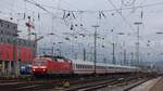 Angeführt von 120 108 erreicht der IC 2025 nach Frankfurt (Main) Hbf den Mainzer Hbf.