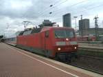 BR 120 129-2 mit IC 2017 nach Mnchen bei der Ausfahrt in   Dortmund Hbf.