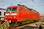 08. April 2003, Lok 120 128 hat sich im Bahnhof Freilassing zur Nachtruhe begeben. 
