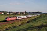 120 126 mit IC 2411 bei Zschortau (04.08.2007)