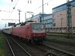 Im Vorspann des IC 2228 von Nrnberg nach HH - Altona die  BR 120 106 , im Schub die BR 120 142-5 , bei der Ausfahrt im  Dortmunder Hbf., Gleis 10.(28.09.2007)