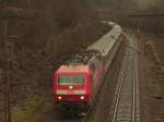120 501-2  Bahntechnik mit Kompetenz  fhrt mit dem IC 78698 Mnchen Hbf - Stuttgart Hbf in Krze durch Geislingen(Steige). 