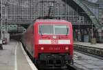 120 146-6 schiebt IC aus München im Sandwich mit 120 142-5 in Köln HBF am 23.12.2009