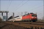 120 150 (9180 6120 150-8 D-DB) berquerte mit dem InterCity 2121  FEHMRAN , Puttgarden - Frankfurt(Main)Hbf, am Haken die Sderelbbrcken.