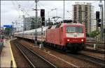 DB 120 139-1 kommt mit einem unbekanntem IC (Berlin Ostbahnhof, 27.06.2009)