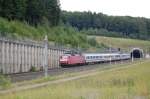 120 148 mit dem IC 2359 Dsseldorf - Stralsund kurz hinter dem Eggetunnel bei Willebadessen, 30.07.2010