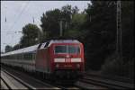 120 137-5, fhrt ihren IC durch Dedesen/Gmmer nach Hannover, am 10.08.2010.