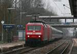 120 138-3 und 101 138-6 (defekt) mit dem IC 2370  Schwarzwald  (Konstanz-Karlsruhe Hbf) der Zug fuhr Auf Grund seiner Versptung nur bis Karlsruhe, ab dort fuhr Ersatz IC 2800 nach Hannover. Einfahrt Donaueschingen 18.11.10