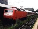 120 150-8 mit IC 616 Stuttgart-Dortmund auf Duisburg Hauptbahnhof am 14-08-1999.