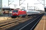 120 152-4 mit dem IC 1986 Rottaler Land von Passau ( Kurswagen aus Mhldorf ) nach Hamburg Altona, hier am 22.01.2011 im Bahnhof Fulda.