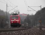 120 110-2 ist am 30. Mrz 2011 mit dem verspteten ICE 914 bei Kronach unterwegs.