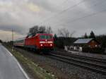 Die 120 140 mit zwei IC Wagen fr den Rottalerland  am 14.01.2012 unterwegs bei Vilshofen.