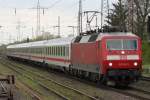 120 143 am 20.4.12 mit IC in Ratingen-Lintorf.