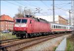 120 148-2 wird per IC1961 (aus Rostock) nach Stralsund berfhrt. (am 29.04.06) 
