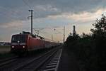 Bei den ersten Sonnenstrahlen des 25.07.2013 Durchfuhr der AZ 1379 (Hamburg-Altona - Lrrach) mit 120 105-2 als Zuglok den Hp.