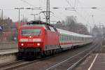 120 102-9 mit IC 2403 nach Köln Hbf.